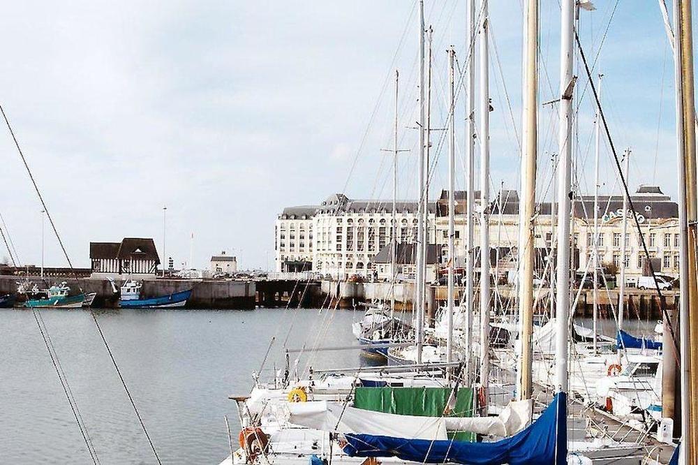 Sowell Hotels Le Beach Trouville-sur-Mer Kültér fotó