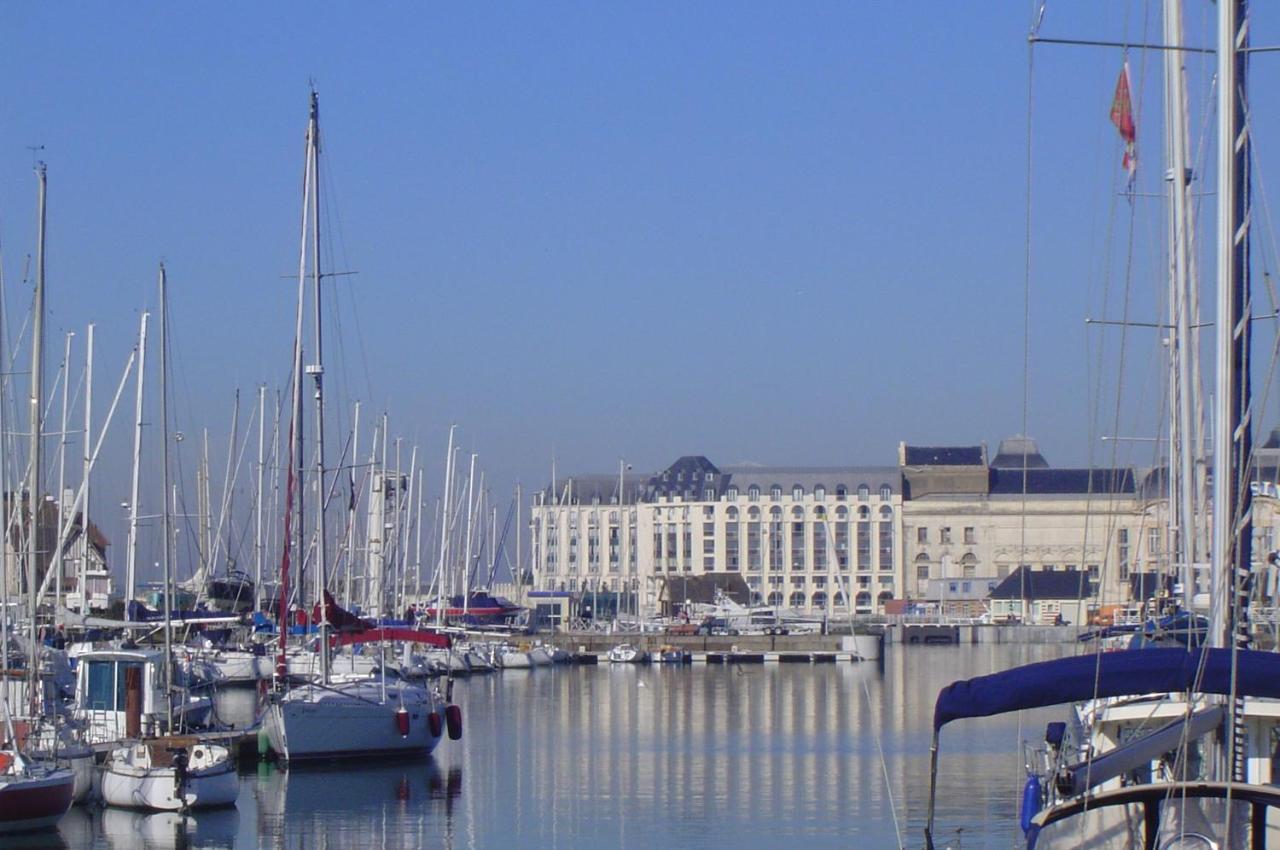 Sowell Hotels Le Beach Trouville-sur-Mer Kültér fotó